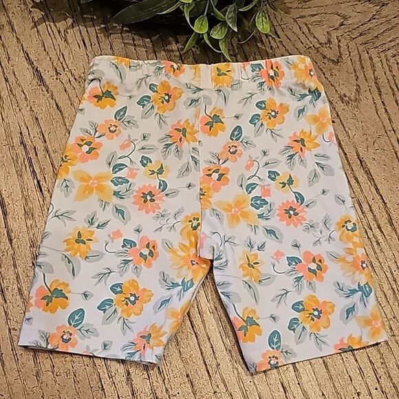 Girls floral spandex shorts size 5 new condition - Picture 4 of 5